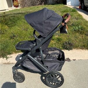 Vista V2 Black Stroller